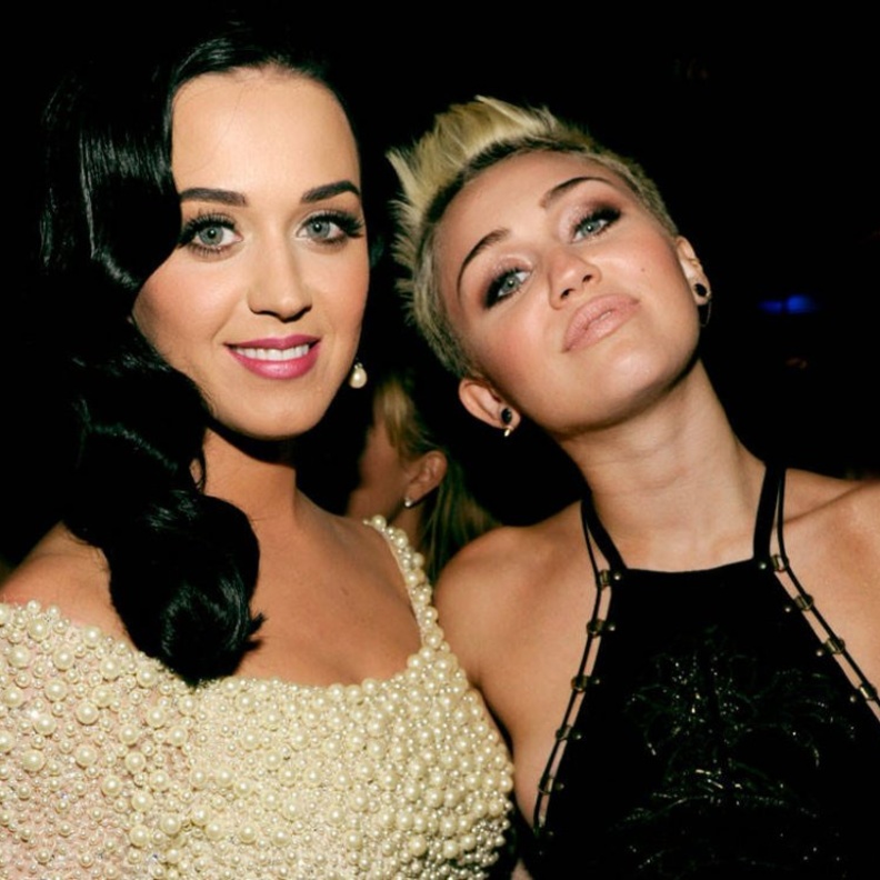 كاتي بيري ومايلي سايرس