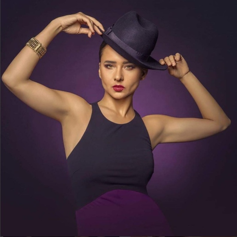 نيللي كريم في مسلسل لاعلى سعر