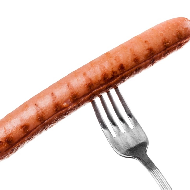 النقانق سبب اساسي للاصابة بالسرطان عند الكبار و الصغار