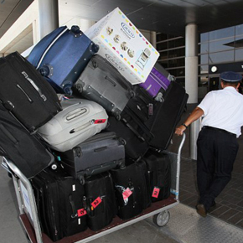 حقائب في المطار