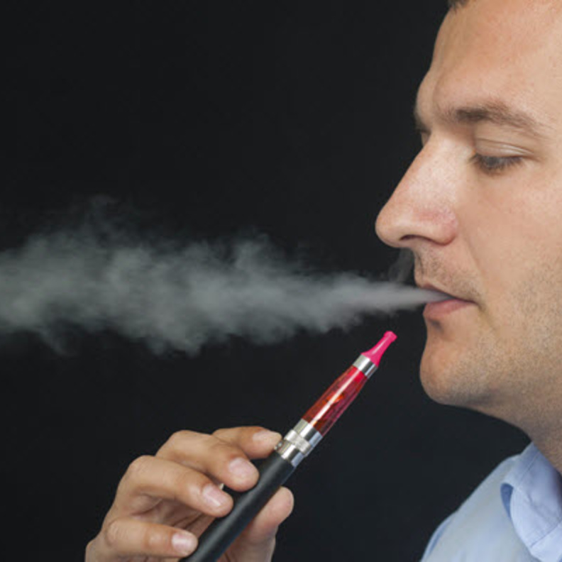 هذا ما تفعله السيجارة الالكترونية بجهازك التنفسي