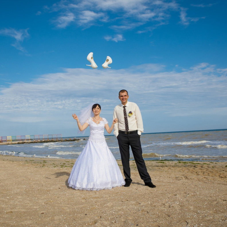 أحذية الزفاف القماشية... راحة ونعومة 