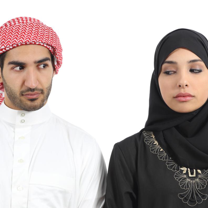 سيدة تخطب لزوجها لغيرتها من ضرتها 
