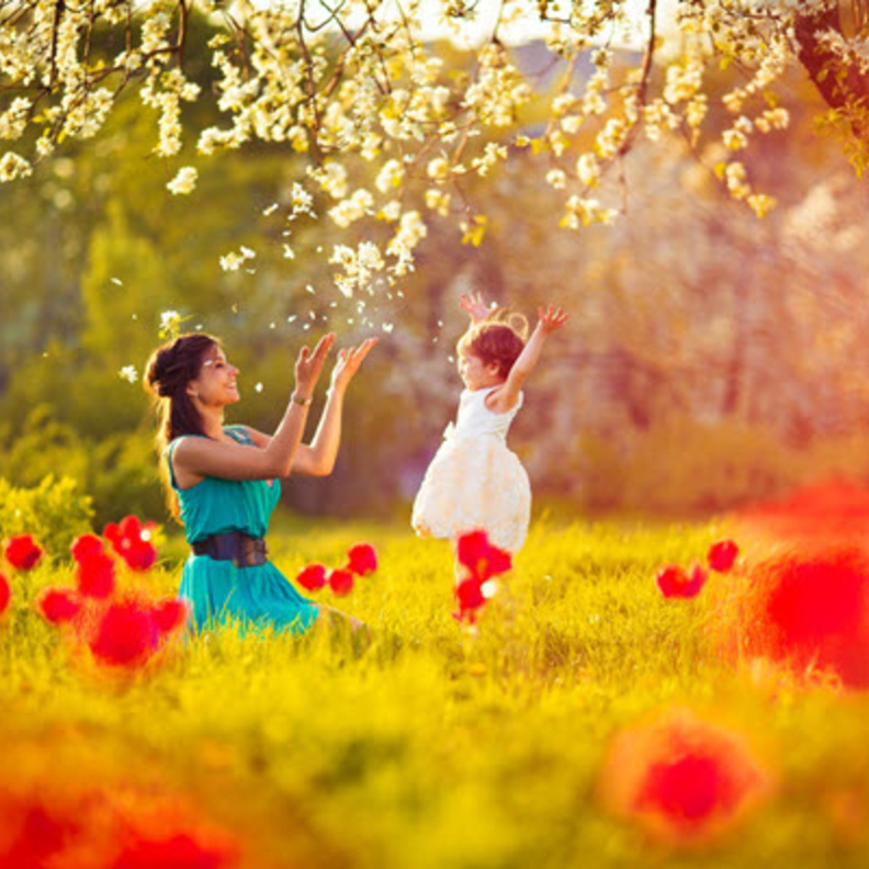 تحية للام التي تربي اولادها ليعيشوا في حاضرهم وليس ماضيها