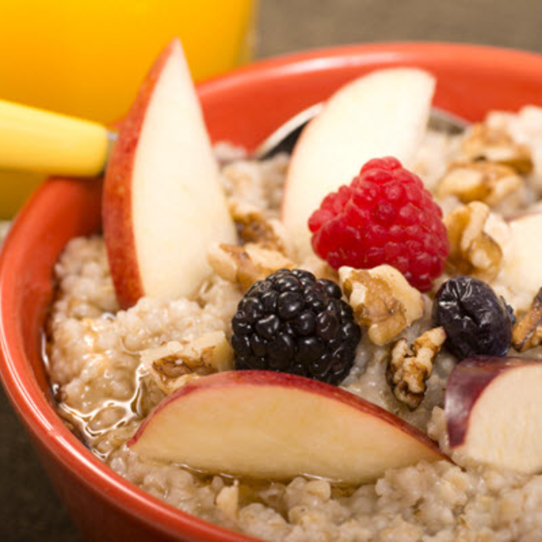 تناول وجبة الفطور صباحاً يساعد كثيراً في خسارة الوزن