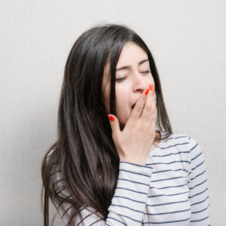 المرأة تتثاءب أكثر من الرجل