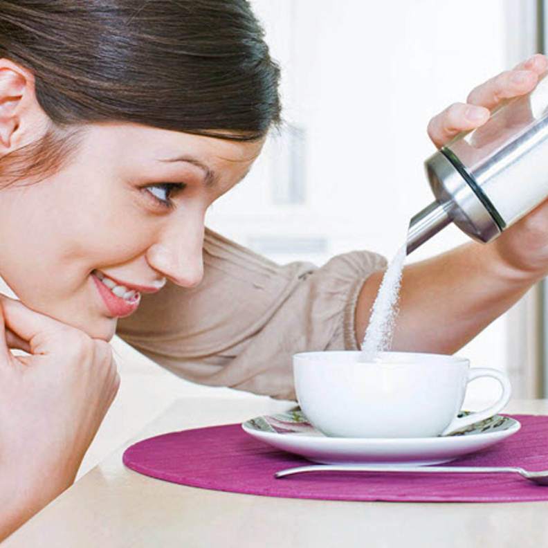 ماذا يحدث لجسمك عند التوقف عن تناول السكر؟