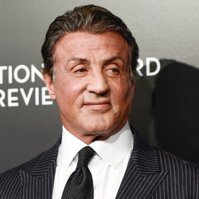  سلفستر ستالوني يجسد شخصية رجل المافيا رايموند أبريل