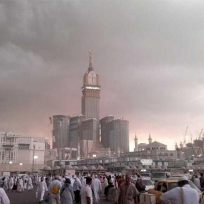 الأرصاد حذرت من سحب رعدية ممطرة 