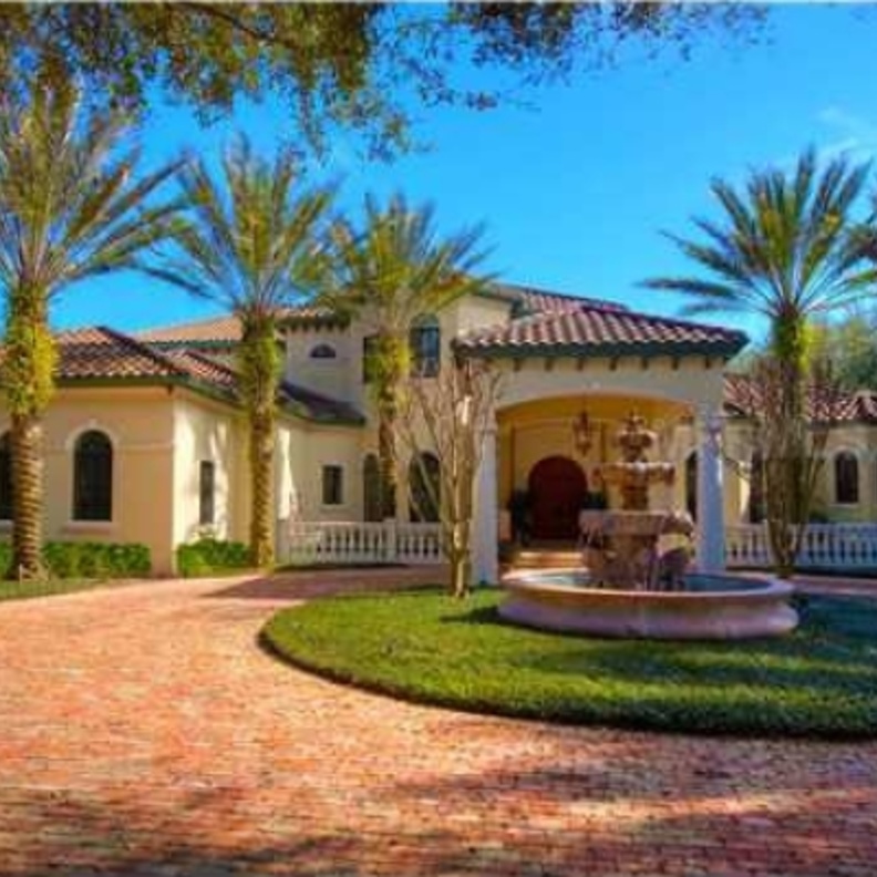 ألفونسو سوريانو يشتري قصر بروس ألين 