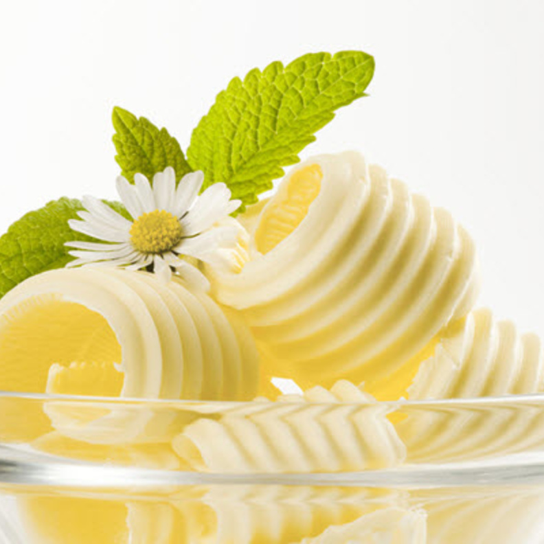 تحتوي الزبدة على احماض و فيتامينات تعزز من صحة الاسنان