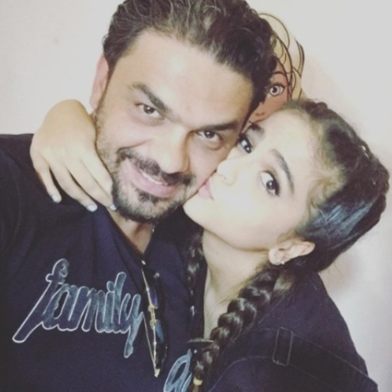 حلا الترك مع والدها 2016