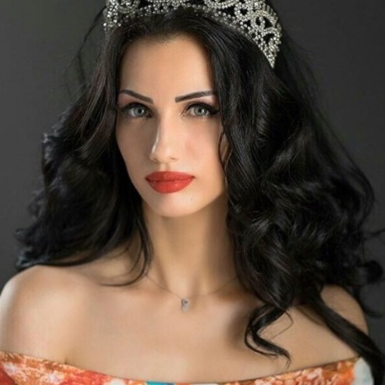 إيمان الباني