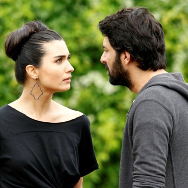 توبا بويكستون وإنجين أكيوراك