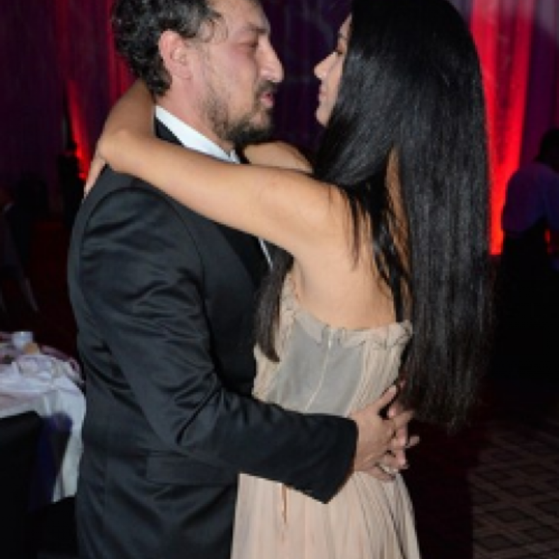 توبا بويوكستون وزوجها