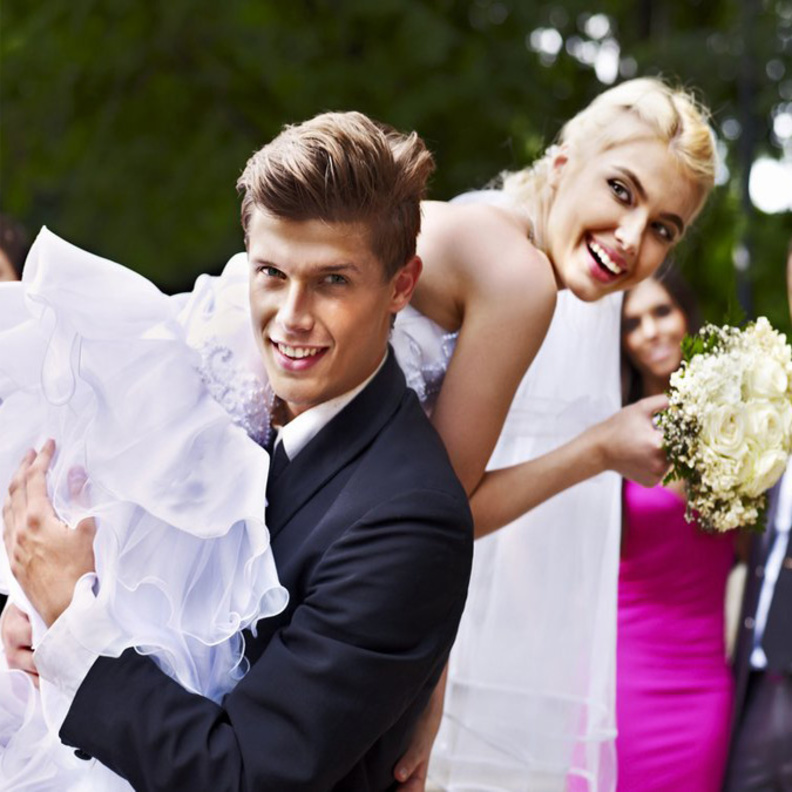 أدوار ومسؤوليات حفل الزفاف: أهل العروس والوصيفات