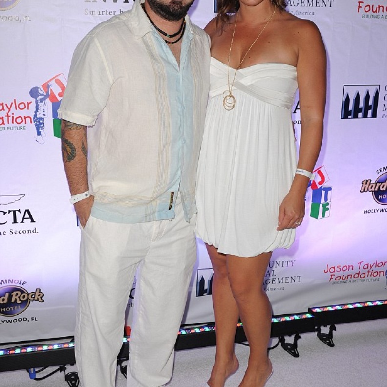 زواج المغني كريس كيلبارتريك