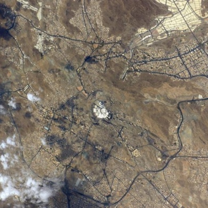 الصورة البديعة لأم القرى من الفضاء 