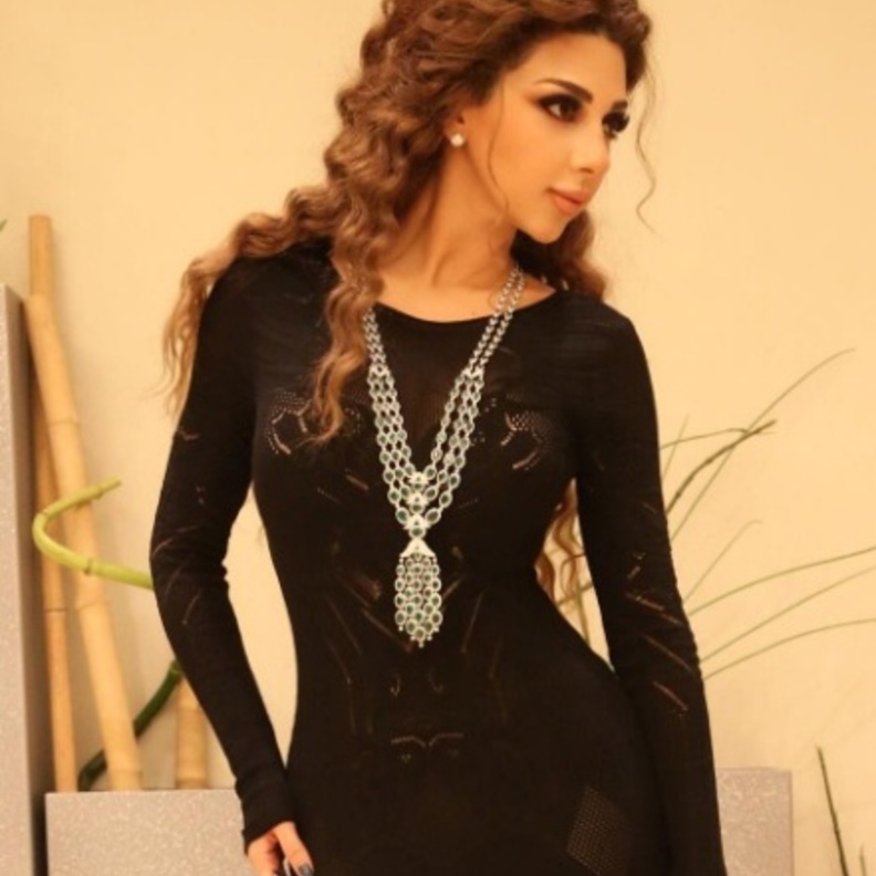 ميريام فارس تحتفل