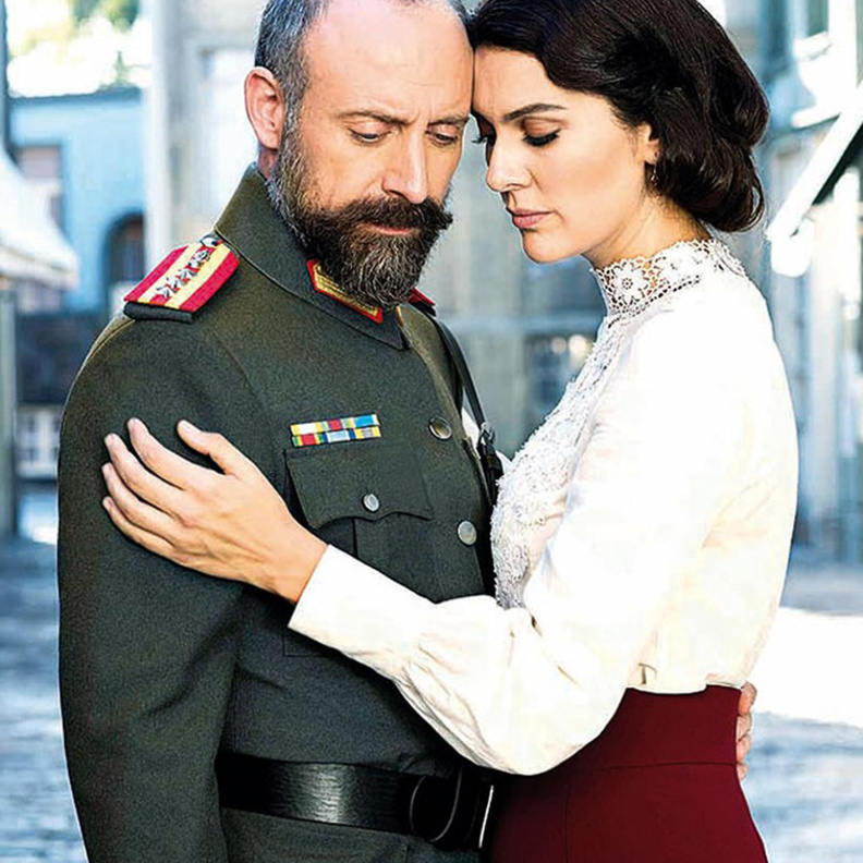 برجوزار كوريل وخالد أرجنتش