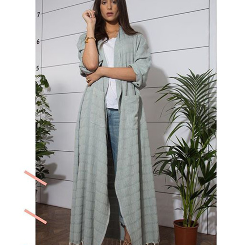 تألقي بعبايات انيقة من مصممات قطريات 