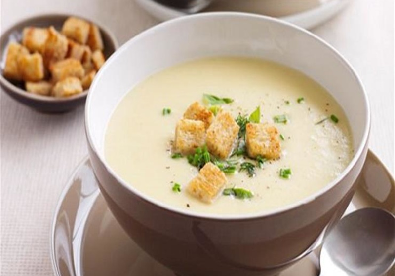 طريقة عمل شوربة البطاطس بالحليب