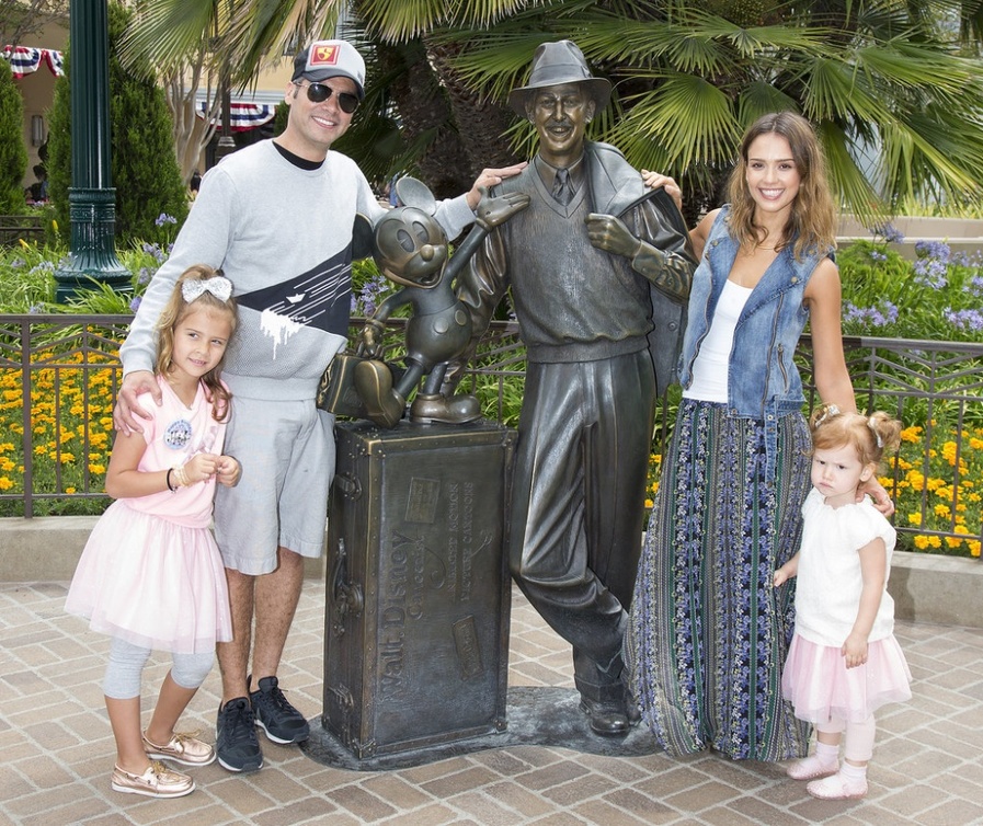 Jessica Alba and Cash Warren celebrated their daughter Honor's birthday by taking the whole family to Disneyland in June 2014