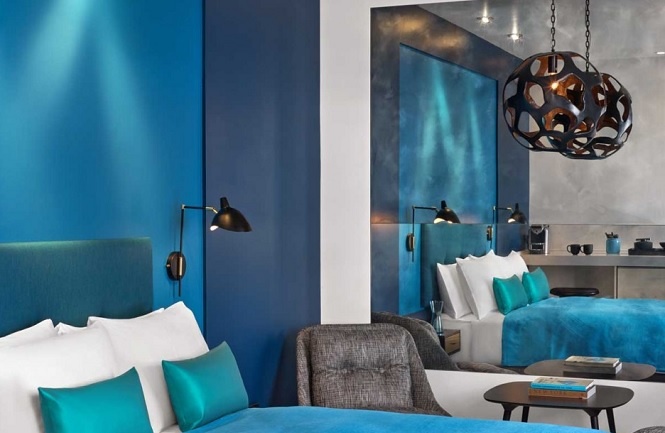  مزيج الأزرق البحري مع الرمادي الداكن في غرف النوم