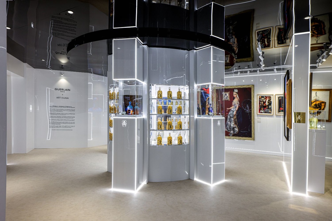 دار غيرلان تقدم رحلة مذهلة عبر الفن والعطور في معرض الشرق الأوسط الرائد للفنون، آرت دبي 2023