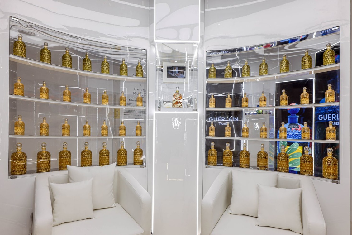 دار غيرلان تقدم رحلة مذهلة عبر الفن والعطور في معرض الشرق الأوسط الرائد للفنون، آرت دبي 2023