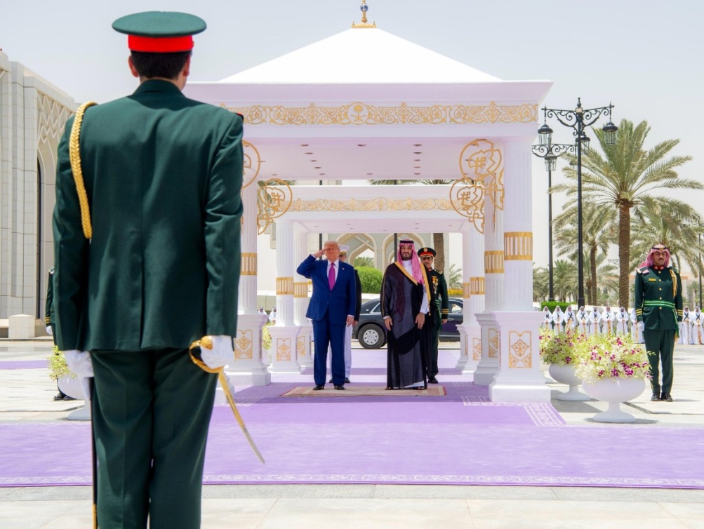سمو ولي العهد يستقبل رئيس الولايات المتحدة الأمريكية في الديوان الملكي بقصر اليمامة