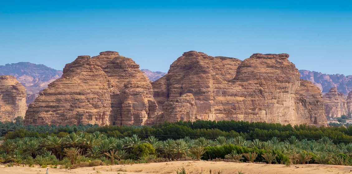 طبيعة خيالية وأجواء ساحرة في واحة العلا الفاتنة