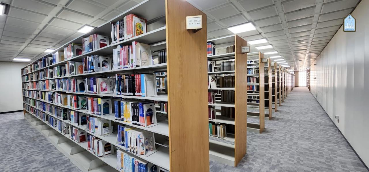  مكتبة ضخمة تضم العديد من الكنوز المعرفية في مكتبة جامعة الإمام محمد بن سعود الإسلامية 