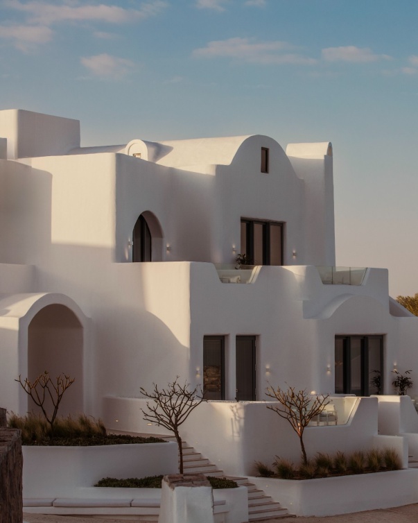 تصميم عصري إستثنائي للفل في منتجع أنانتارا سانتوريني أبو ظبي 