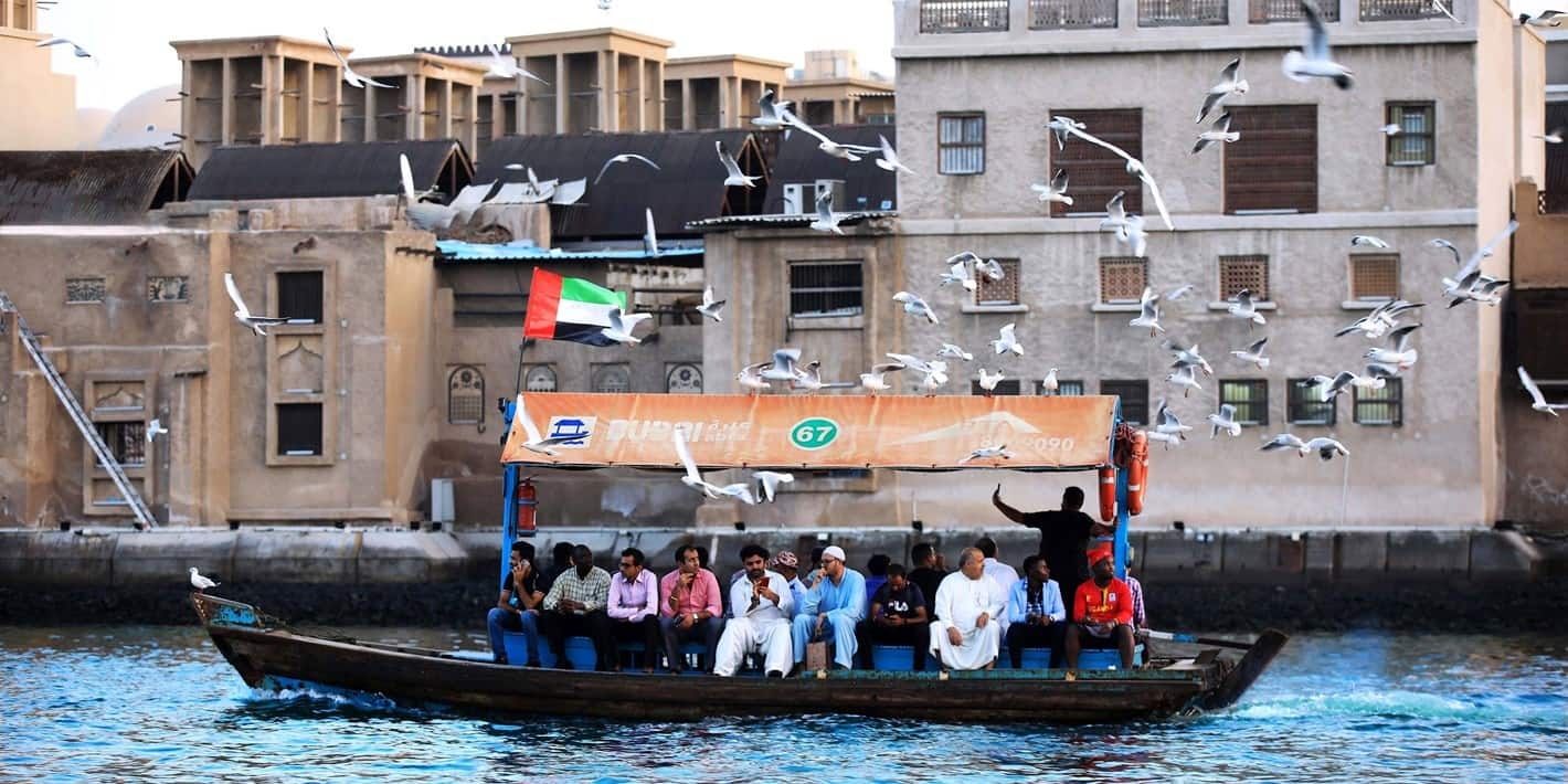  تجربة بحرية خيالية بانتظاركم في خور دبي. 