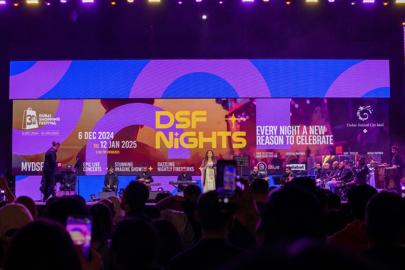  أمسيات DSF Nights… موسيقى حية وعروض تبهر الزوّار وتحوّل ليالي دبي إلى لوحة نابضة بالحياة. 