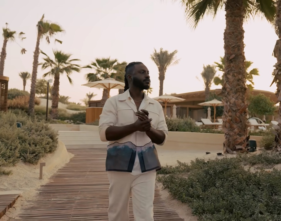  حمزة هوساوي هوساوي يتألق بصوته المميز في جزيرة شورى 