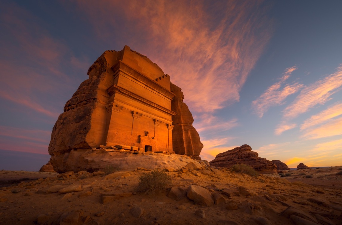  في العلا، يتحوّل الحجر إلى ذاكرة تنبض بالحياة . 