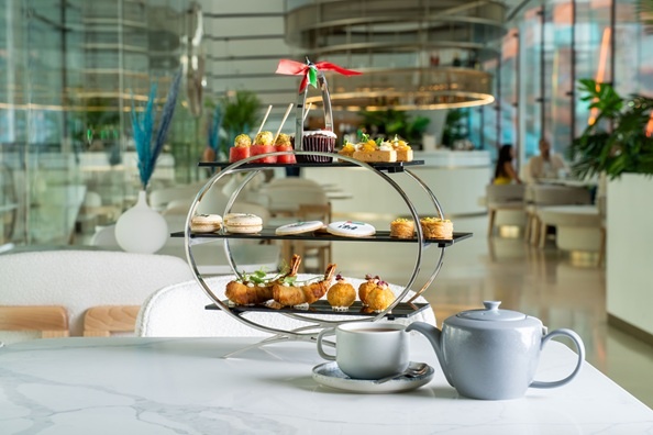  لحظات راقية مع تجربة شاي احتفالية في عين دبي بمناسبة عيد الاتحاد.. 