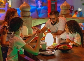  لحظات مليئة بالمرح والمغامرة في دبي باركس خلال احتفالات عيد الاتحاد 