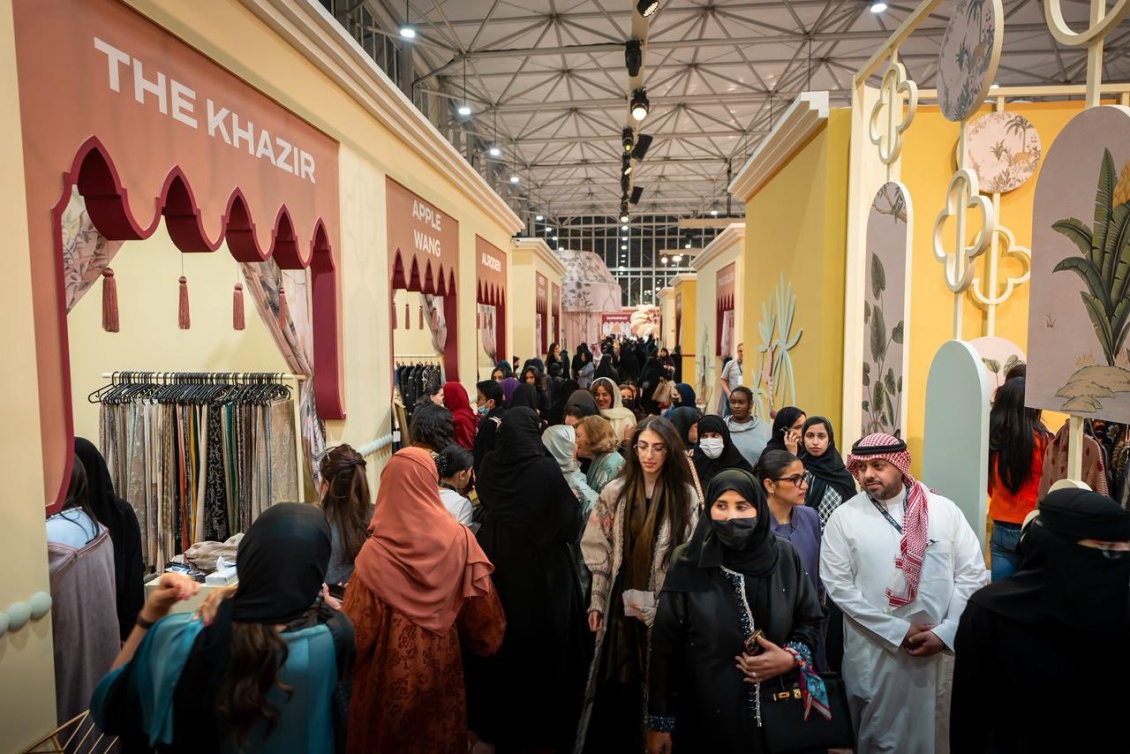  معرض أنا عربية.. حدث استثنائي يجمع الفخامة والأناقة. 