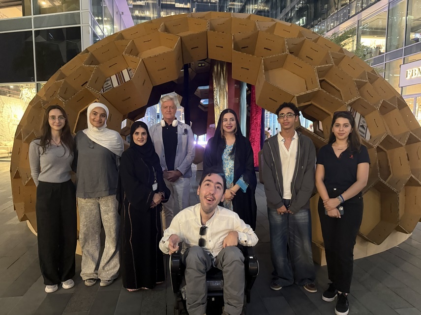  من قلب أسبوع دبي للتصميم… دبي القابضة تقدّم منصة تُبرز طاقات أصحاب الهمم وإبداعهم المتفرّد 