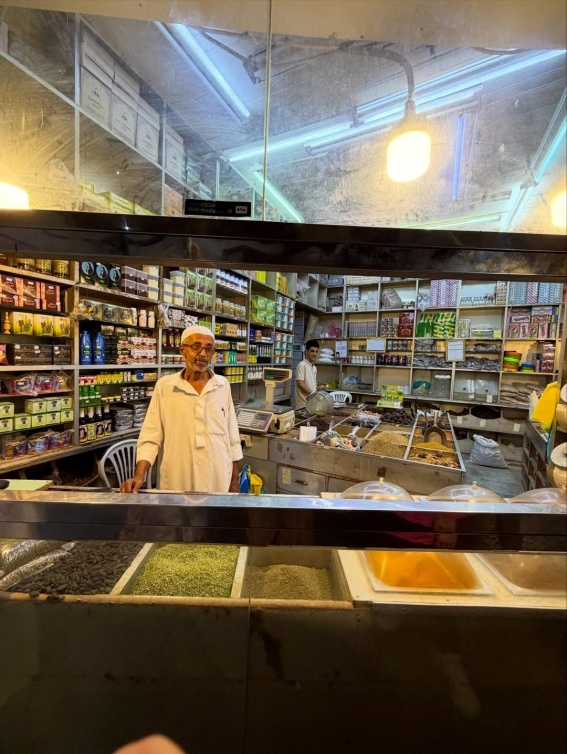  آنا تتعرف على نكهات وتوابل جدة التاريخية 