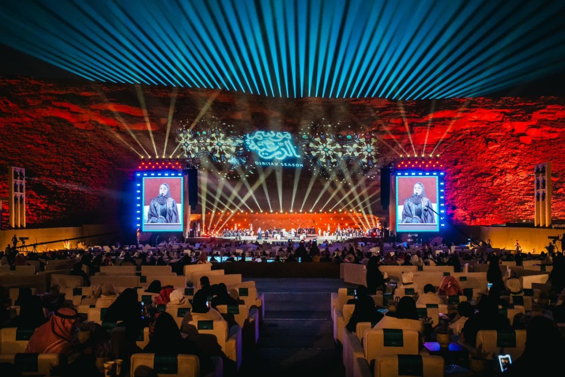  أمسية صدى الوادي تتوهّج بأضواء الدرعية وإبداعات نجومها. 