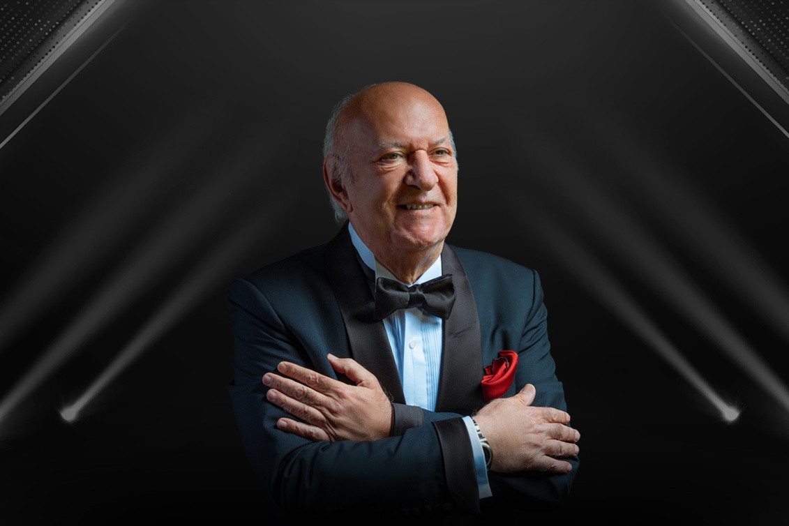  عمر خيرت في حفلٍ مباشر 