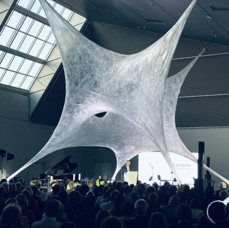  لمسات فنية استثنائية في مهرجان القوز للفنون 2026 