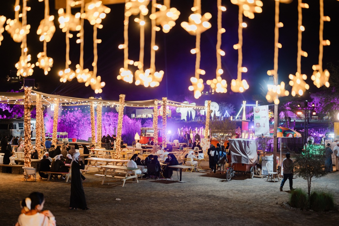  متعة السهر في شتانا في حتا. 