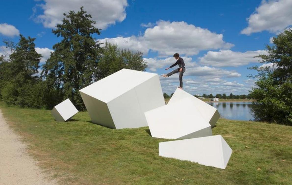  مهرجان القوز للفنون 2026… نبض الإبداع يعود إلى السركال أفنيو. 