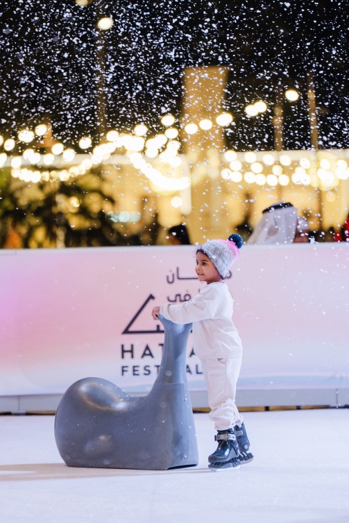 هنا حتّا… حيث يتحول الشتاء إلى تجربة، والصورة إلى ذكرى لا تغيب.. 