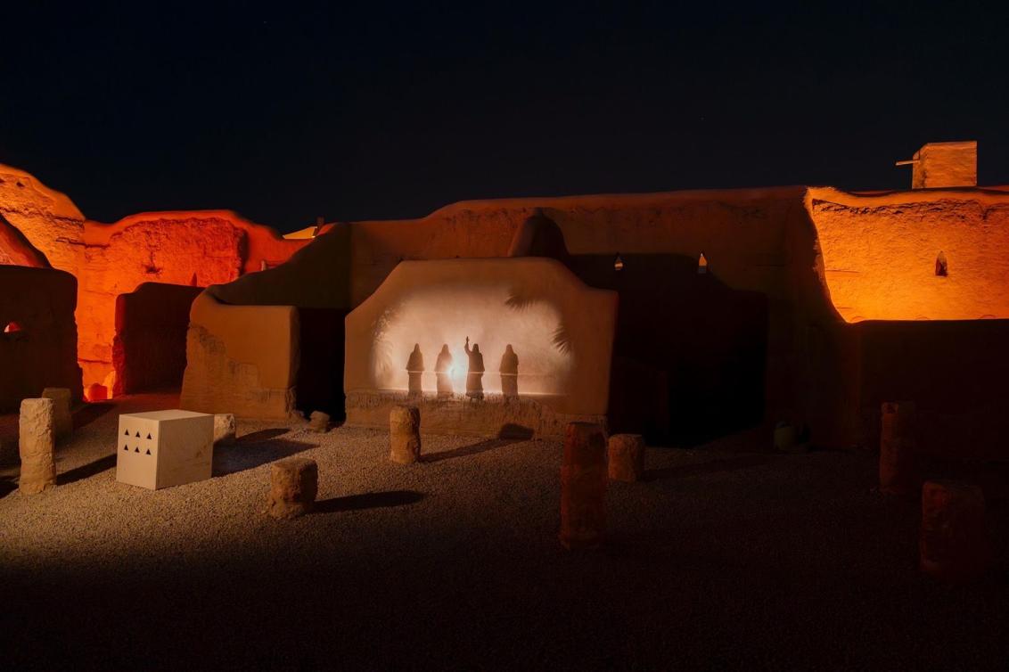  التاريخ الأصيل ينبض في جنبات الدرعية الساحرة. 